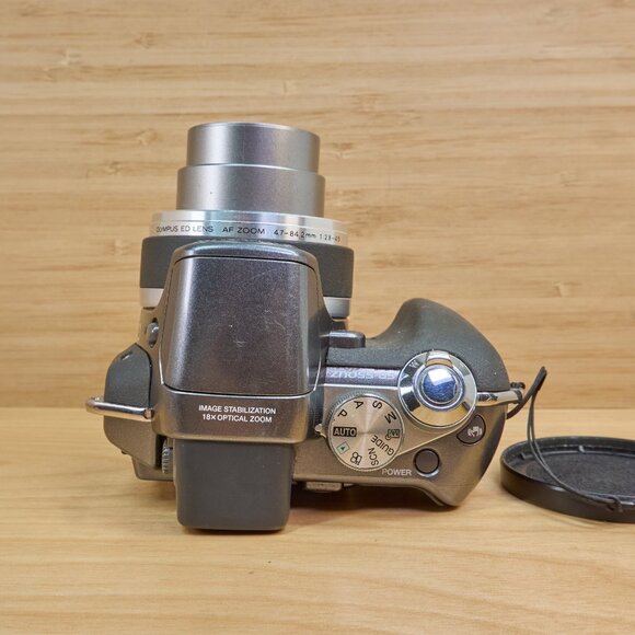 OLYMPUS SP-550UZ 7.1MP Digital Camera, 18x Optical Zoom, Image Stabilization - Picture 4 of 9